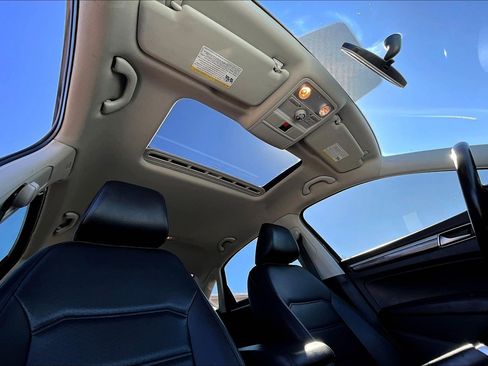 Used 2017 Volkswagen Passat 1.8T SE image 16