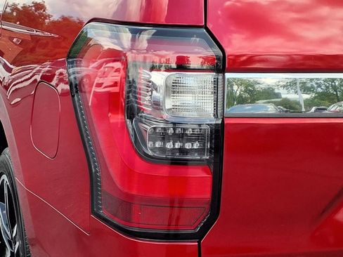 Used 2021 Ford Expedition Limited image 28
