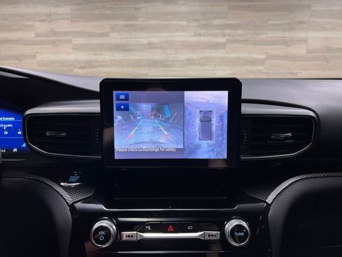 Used 2021 Ford Explorer ST image 12