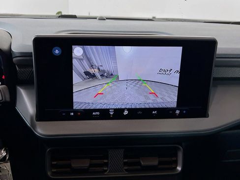 New 2025 Ford Maverick XL image 19