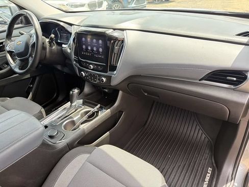 Used 2020 Chevrolet Traverse LT FWD image 16