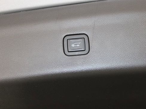 Used 2022 Buick Enclave Avenir w/ Avenir Technology Package image 29