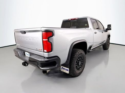 Used 2025 Chevrolet Silverado 2500 ZR2 w/ Technology Package AWD/4WD image 7