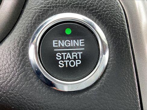 Used 2020 Ford Fusion SE FWD image 32