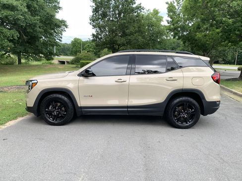 Used 2022 GMC Terrain AT4 AWD/4WD image 4