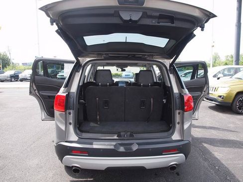 Used 2019 GMC Acadia SLT w/ LPO, Floor Liner Package AWD/4WD image 5