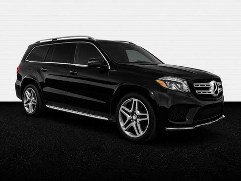 Used 2017 Mercedes-Benz GLS 550 4MATIC image 3