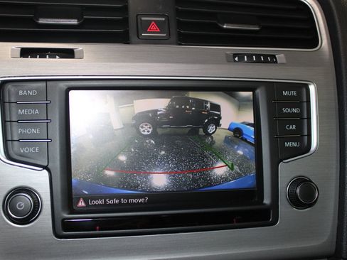 Used 2016 Volkswagen Golf Limited Edition image 23