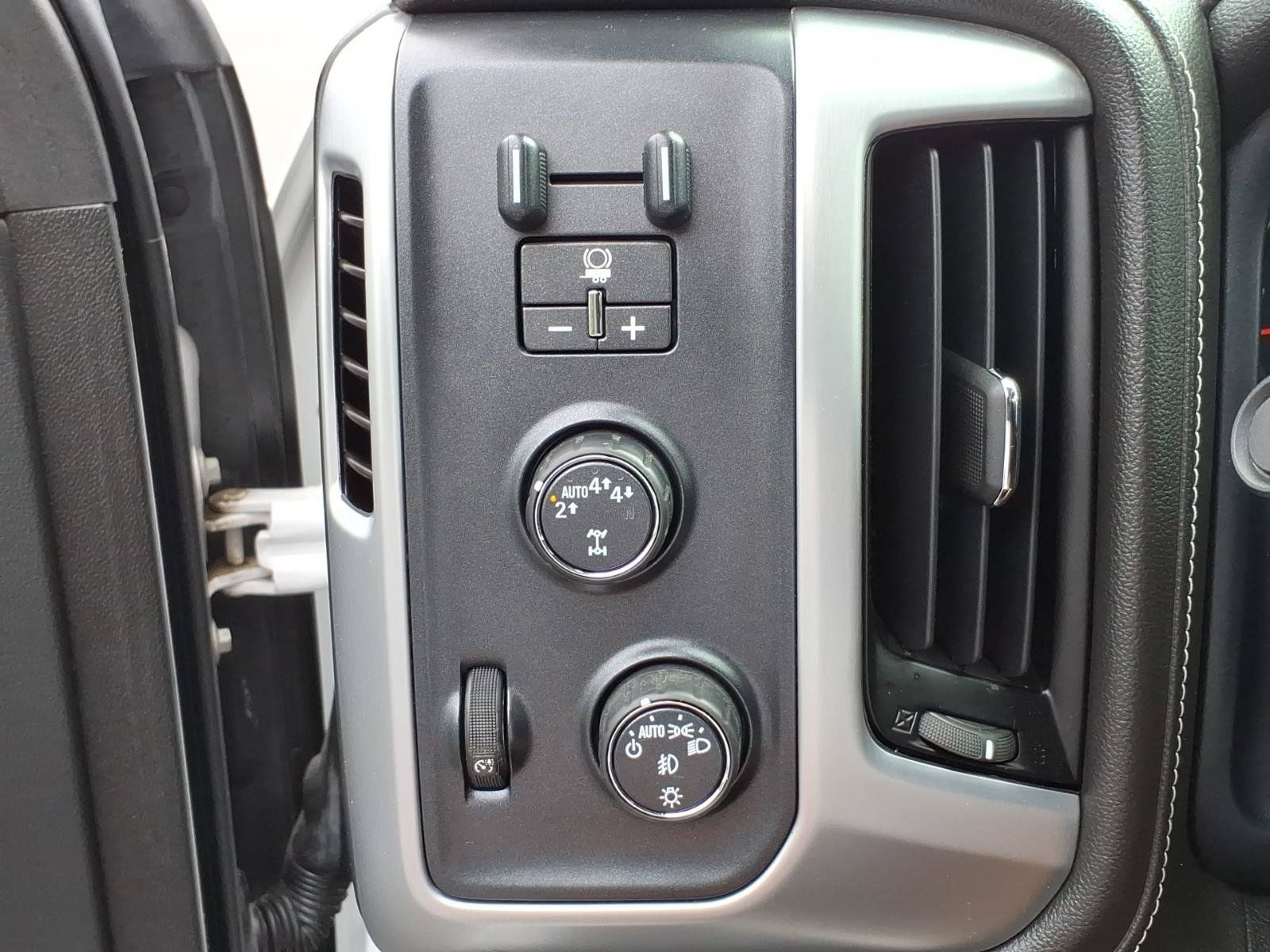 Used 2018 GMC Sierra 1500 SLE w/ SLE Value Package AWD/4WD image 12