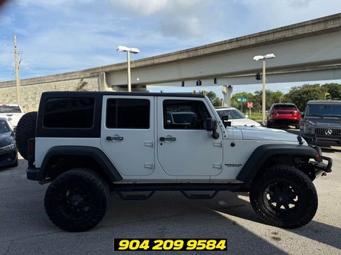 Used 2016 Jeep Wrangler Unlimited Rubicon AWD/4WD image 7