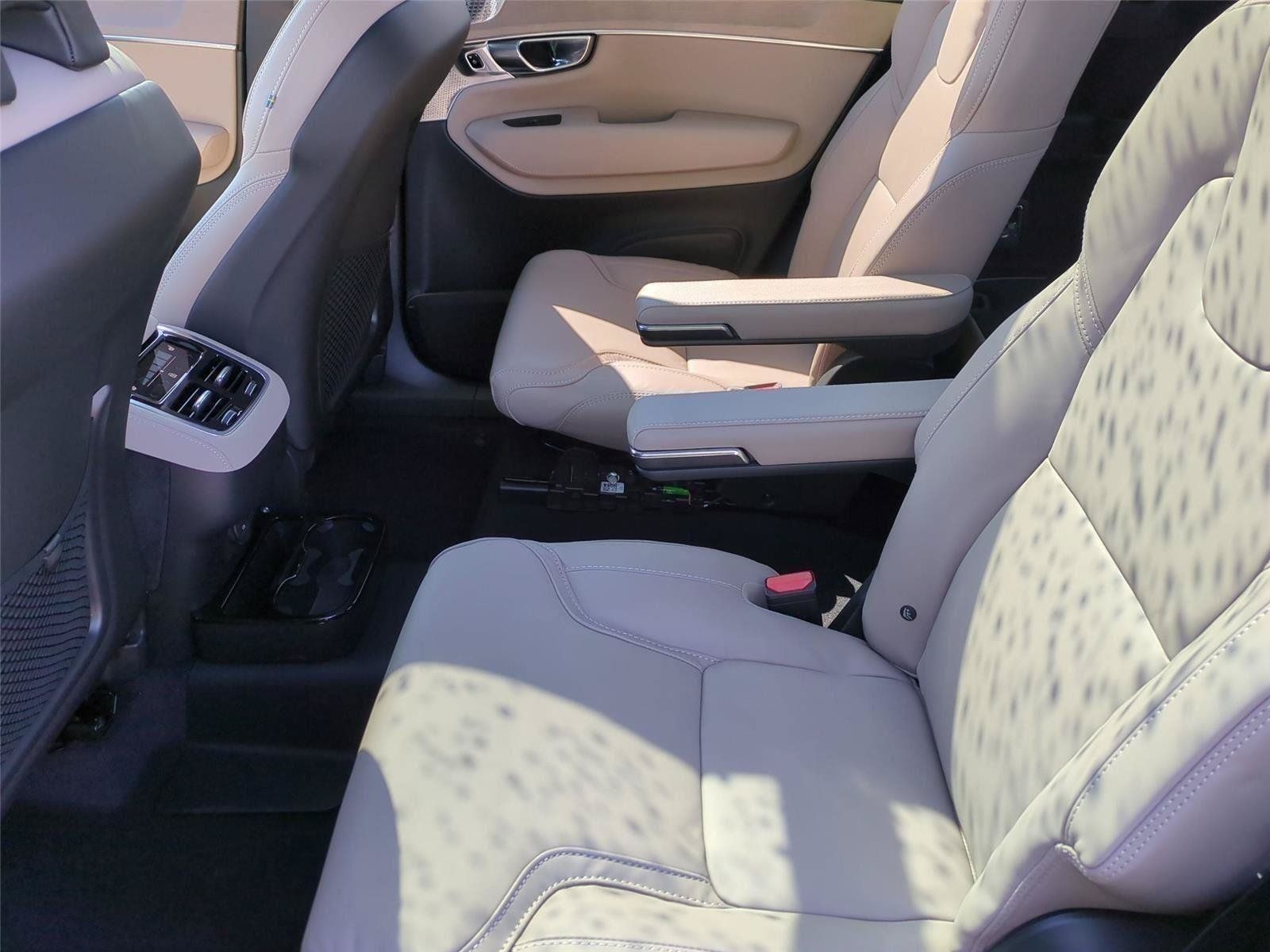 New 2026 Volvo XC90 B5 Ultra w/ Protection Package Premier AWD/4WD image 17