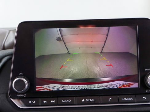 Used 2023 Nissan Rogue SV image 18