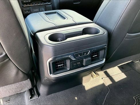 Used 2021 GMC Sierra 1500 SLT image 30