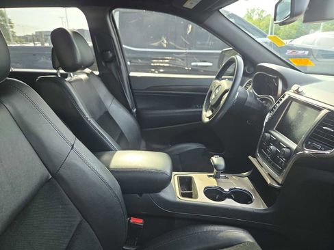 Used 2015 Jeep Grand Cherokee Altitude AWD/4WD image 11