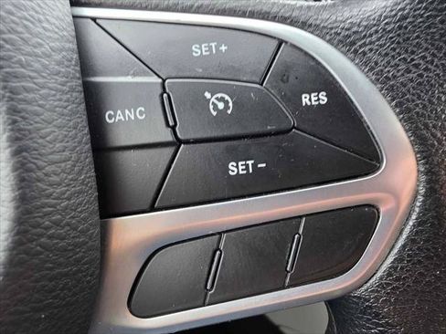 Used 2020 Chrysler Voyager Lxi FWD image 30
