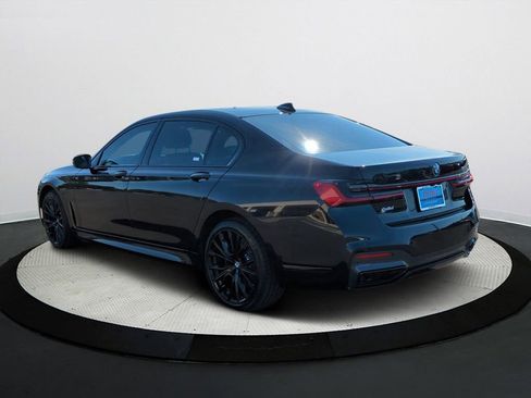 Used 2020 BMW 740i w/ M Sport Package image 6