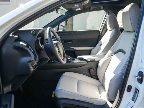 New 2026 Lexus UX 300h FWD image 17