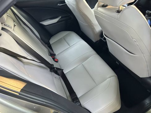 Used 2019 Lexus UX 200 w/ Premium Package FWD image 16