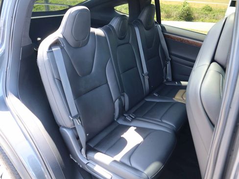 Used 2018 Tesla Model X 100D AWD/4WD image 4