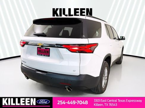 Used 2023 Chevrolet Traverse LT image 8