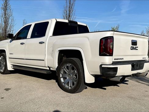 Used 2018 GMC Sierra 1500 Denali w/ Denali Ultimate Package image 3
