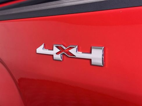 Used 2018 GMC Canyon SLE w/ SLE Convenience Package image 32