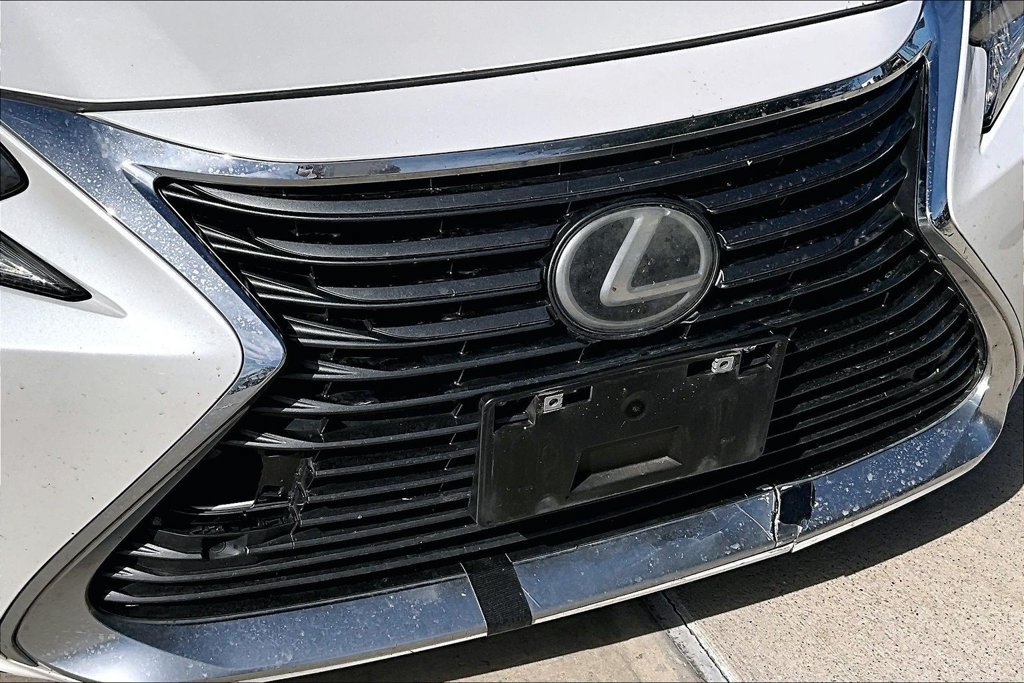 Used 2016 Lexus ES 350 w/ Luxury Package w/Wood Trim FWD image 33
