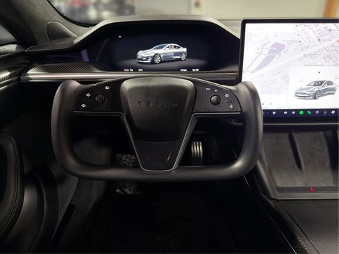 Used 2022 Tesla Model S Plaid image 15