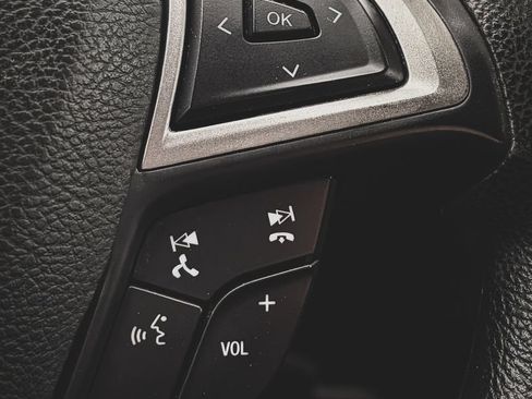 Used 2018 Ford Fusion SE w/ Fusion SE Technology Package FWD image 11