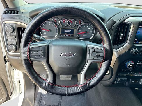 Used 2019 Chevrolet Silverado 1500 LT Trail Boss w/ Convenience Package AWD/4WD image 11