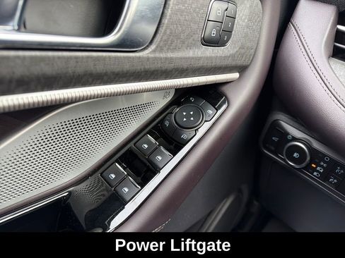 Used 2025 Ford Explorer Platinum w/ Ultimate Package image 15