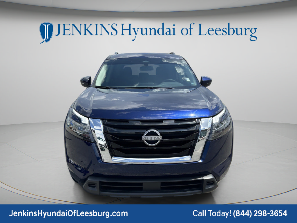 Used 2025 Nissan Pathfinder SV FWD image 12