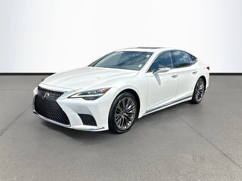 Used 2022 Lexus LS 500 w/ Accessory Package (Z2) RWD image 3