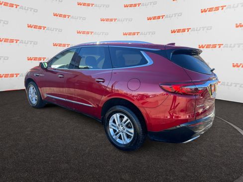 Used 2018 Buick Enclave Essence image 3