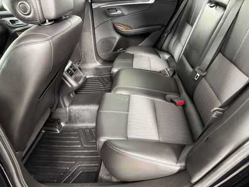 Used 2014 Chevrolet Impala LT image 17