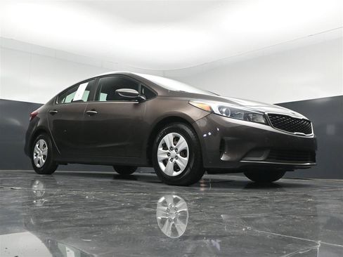 Used 2018 Kia Forte LX FWD image 28