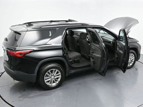 Used 2022 Chevrolet Traverse LT image 39
