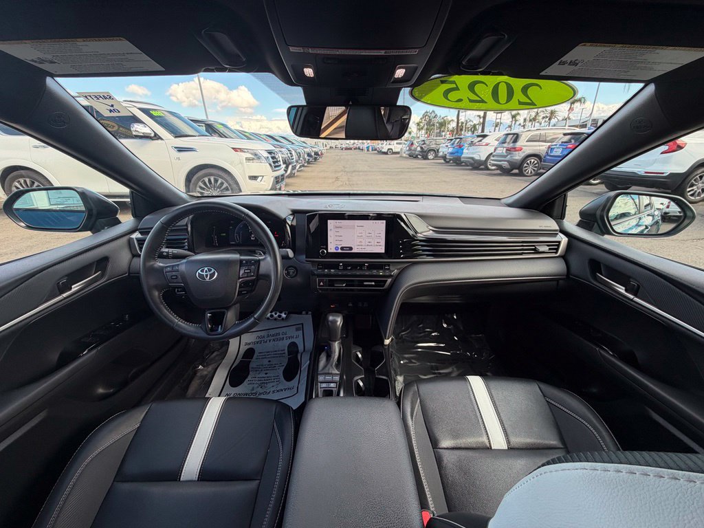 Used 2025 Toyota Camry SE w/ Convenience Package FWD image 17