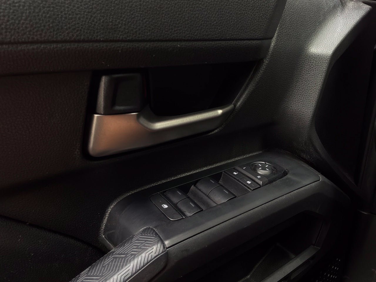 Used 2025 Toyota Tacoma TRD Sport AWD/4WD image 24