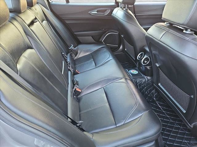 Used 2019 Alfa Romeo Giulia RWD image 19