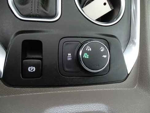 Used 2020 Chevrolet Traverse LT AWD/4WD image 11