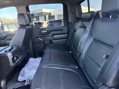 Used 2023 GMC Sierra 2500 Denali w/ Denali Black Diamond Edition image 5