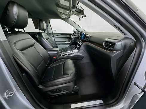 Used 2024 Ford Explorer Limited image 33