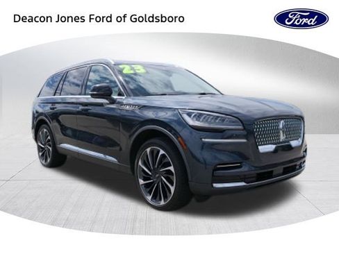 Used 2023 Lincoln Aviator Reserve w/ Equipment Group 201A image 9