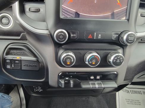 Used 2023 RAM 2500 Big Horn w/ Level 1 Equipment Group image 28