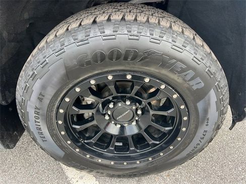 Used 2021 Chevrolet Silverado 1500 RST image 12