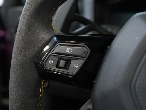 Used 2024 Lamborghini Huracan EVO image 49