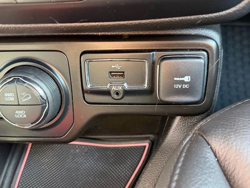 Used 2021 Jeep Renegade Trailhawk w/ Sun & Sound Group AWD/4WD image 27