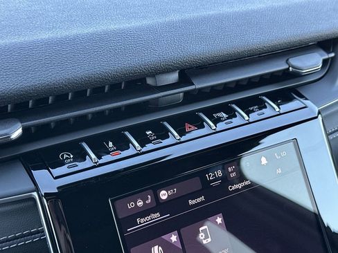 New 2025 Jeep Grand Cherokee L Altitude AWD/4WD image 32