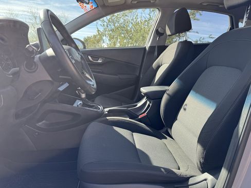 Used 2022 Hyundai Kona SEL w/ Convenience Package image 11